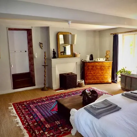 Domaine De Lalat - B&B Rooms And Studio Montembœuf