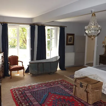 Domaine De Lalat - B&B Rooms And Studio Montembœuf