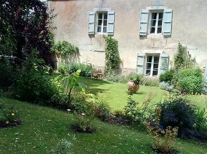 Domaine De Lalat - With En-suite Bathrooms With Garden Views Bed and breakfast Montembœuf