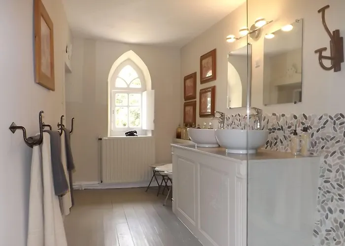 Bed and breakfast Domaine De Lalat - With En-suite Bathrooms With Garden Views Montembœuf