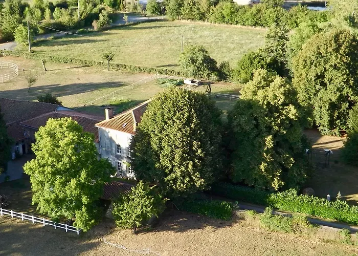 Domaine De Lalat - With En-suite Bathrooms With Garden Views Bed and breakfast