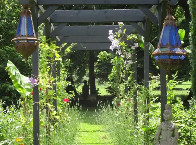 Bed and breakfast Domaine De Lalat - With En-suite Bathrooms With Garden Views Montembœuf